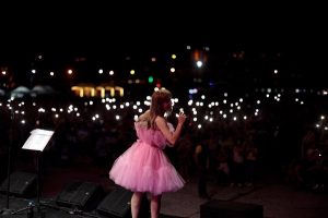 Aslı Güngör Yılbaşı Sahne Fiyatı,