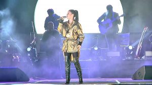 Sanatçı Derya Uluğ Konser Ücreti Fiyatı,