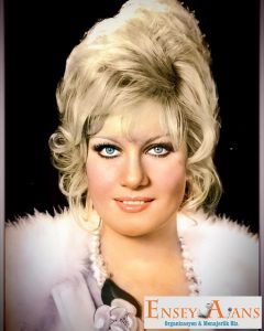 Emel Sayın Resmi Web Sitesi,