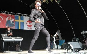 Faruk K Menejer İletişim,