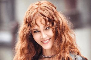 Gülden Mutlu Yılbaşı Sahne Fiyatı,