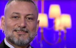 Hüsnü Şenlendirici Telefonu Menajeri Kim,