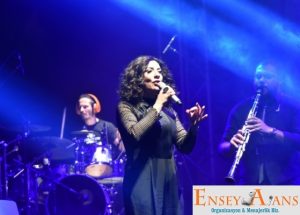 Işın Karaca Yılbaşı Sahne Fiyatı,