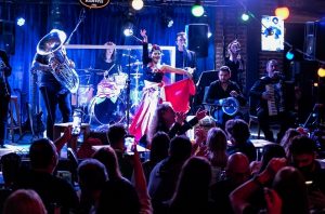 Suzan Kardeş Menejer İletişim,