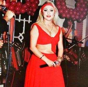 Şarkıcı Güllü Menajeri Kim,