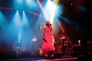 Zeynep Bastık Sahne Konser Fiyatı,