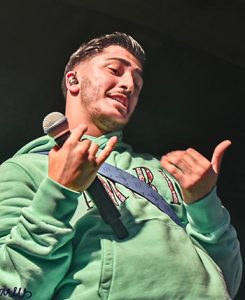 Mero Yılbaşı Sahne Fiyatı,