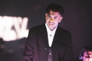 Motive sahne ücreti,