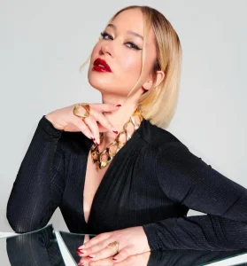 Gülçin Ergül organizasyon sorumlusu,