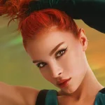 Feride Hilal Akın festival sahne performansı,